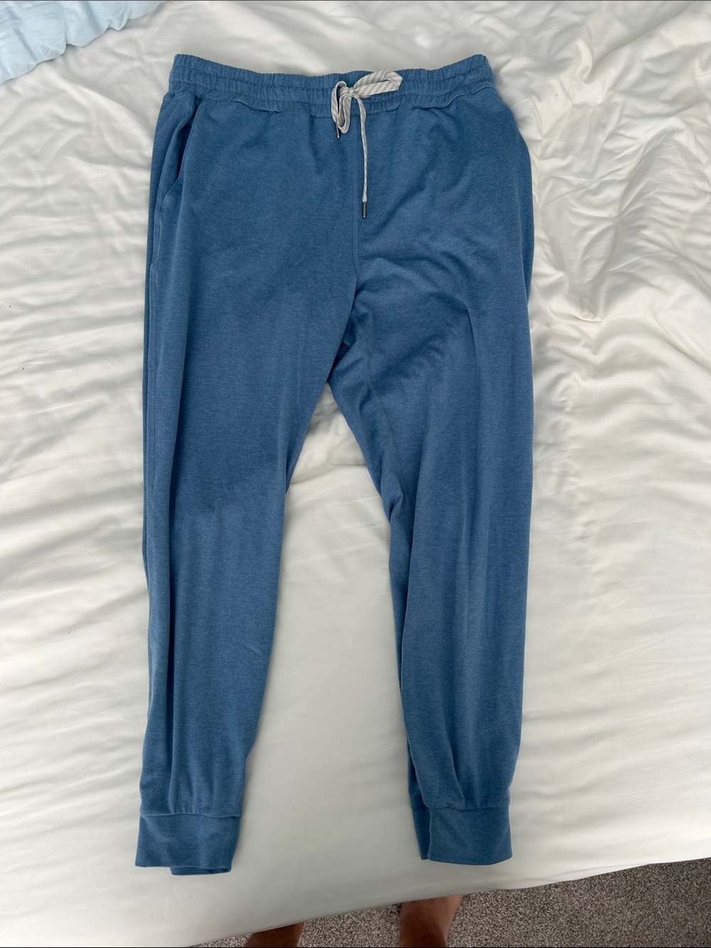Vuori performance Blue Heather Jogger Women’s Medium